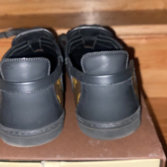 Louis Vuitton Mens Sneakers - Picture 5 of 10